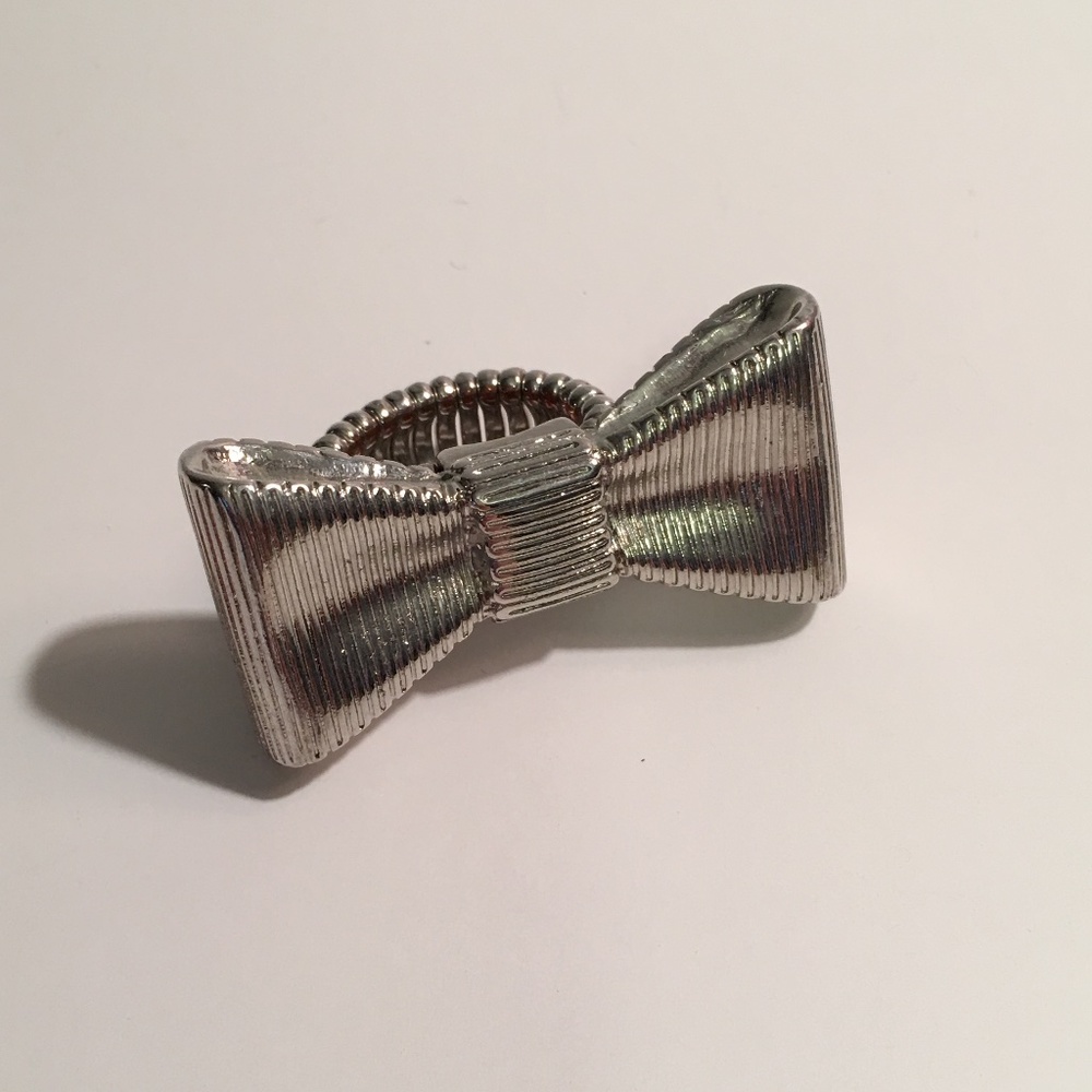 Bow Ring